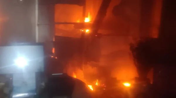 Malam Panik di Melawai: Kronologi Lengkap Kebakaran Menghanguskan 400 m² Kafe Ruang Kopi