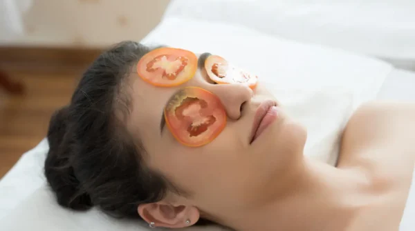 5 Manfaat Tomat untuk Wajah Berjerawat