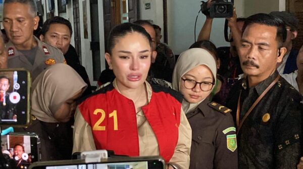 Nikita Mirzani Divonis 4 Tahun Penjara