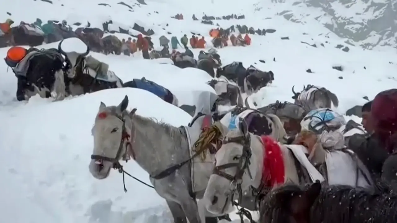 580 Pendaki Dievakuasi dari Everest