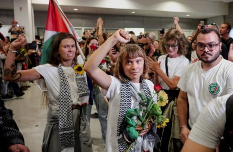 Greta Thunberg saat tiba di Yunani