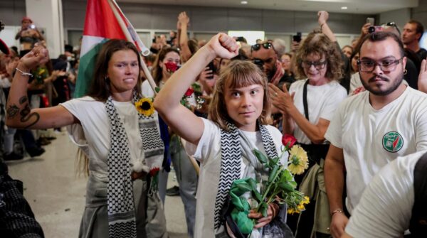 Greta Thunberg saat tiba di Yunani