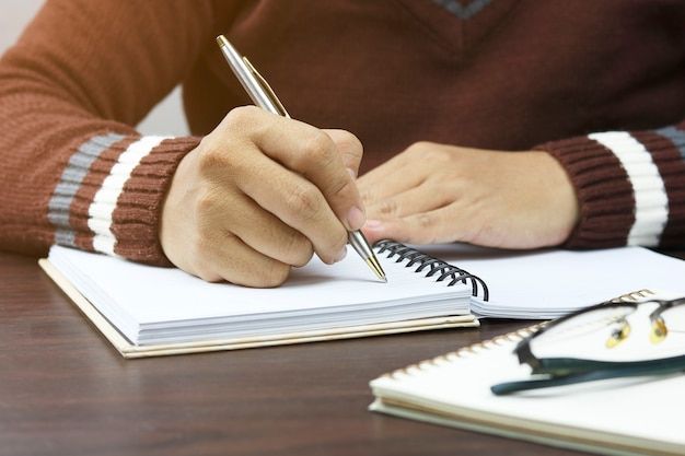 menulis jurnal untuk kesehatan mental