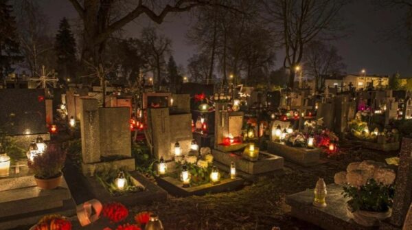 7 Fakta & Makna Mendalam Hari Arwah 2 November 2025