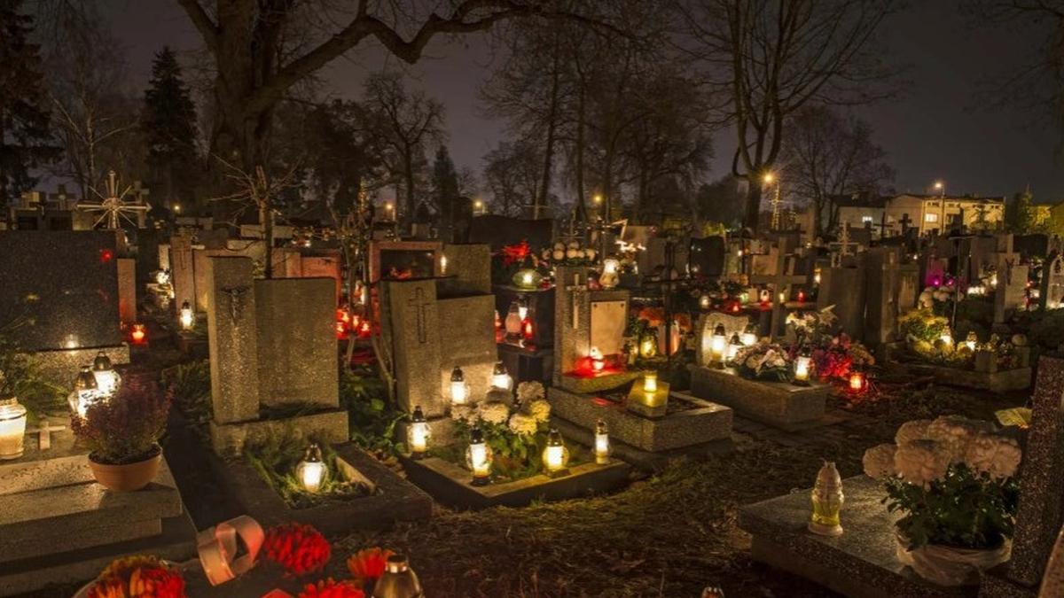 7 Fakta & Makna Mendalam Hari Arwah 2 November 2025